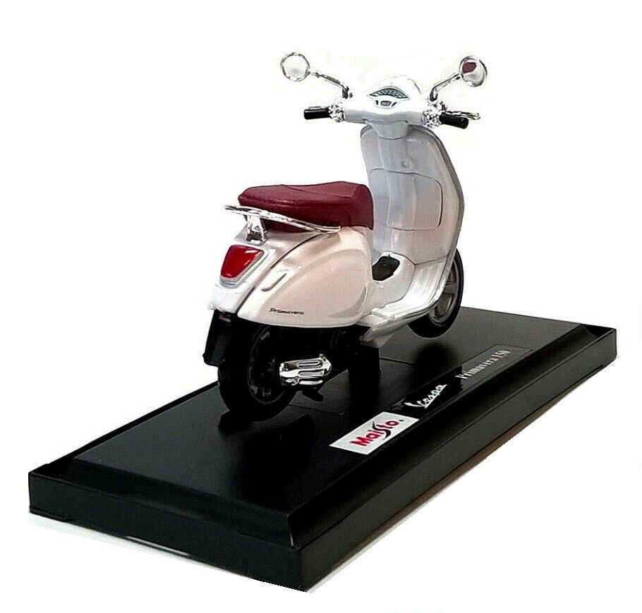 Maisto Toys 1:18 Vespa Primavera 150 White